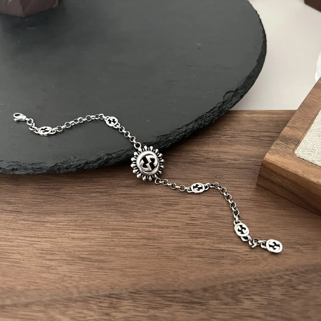 Premium Silver Flower Bracelet - Timeless Elegance