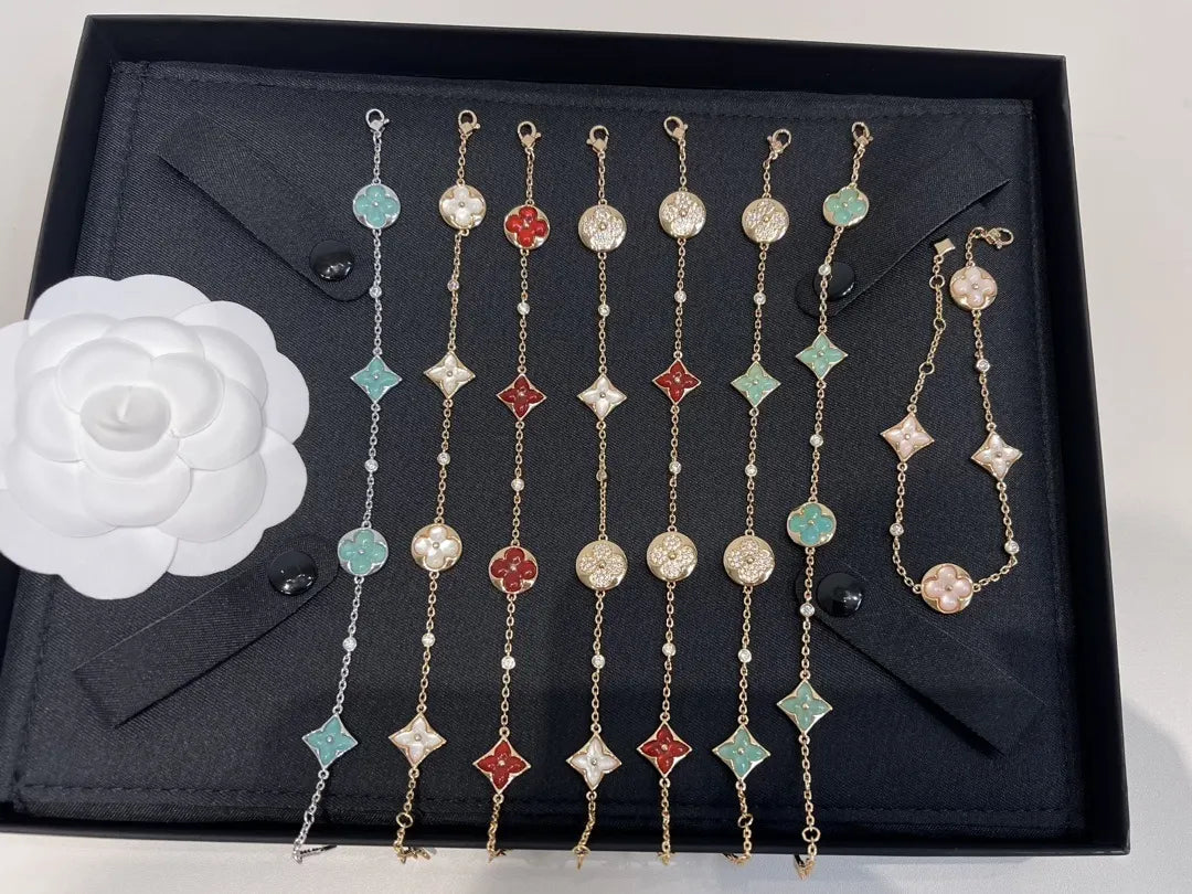 Premium Clover Charm Bracelet - Exquisite Design