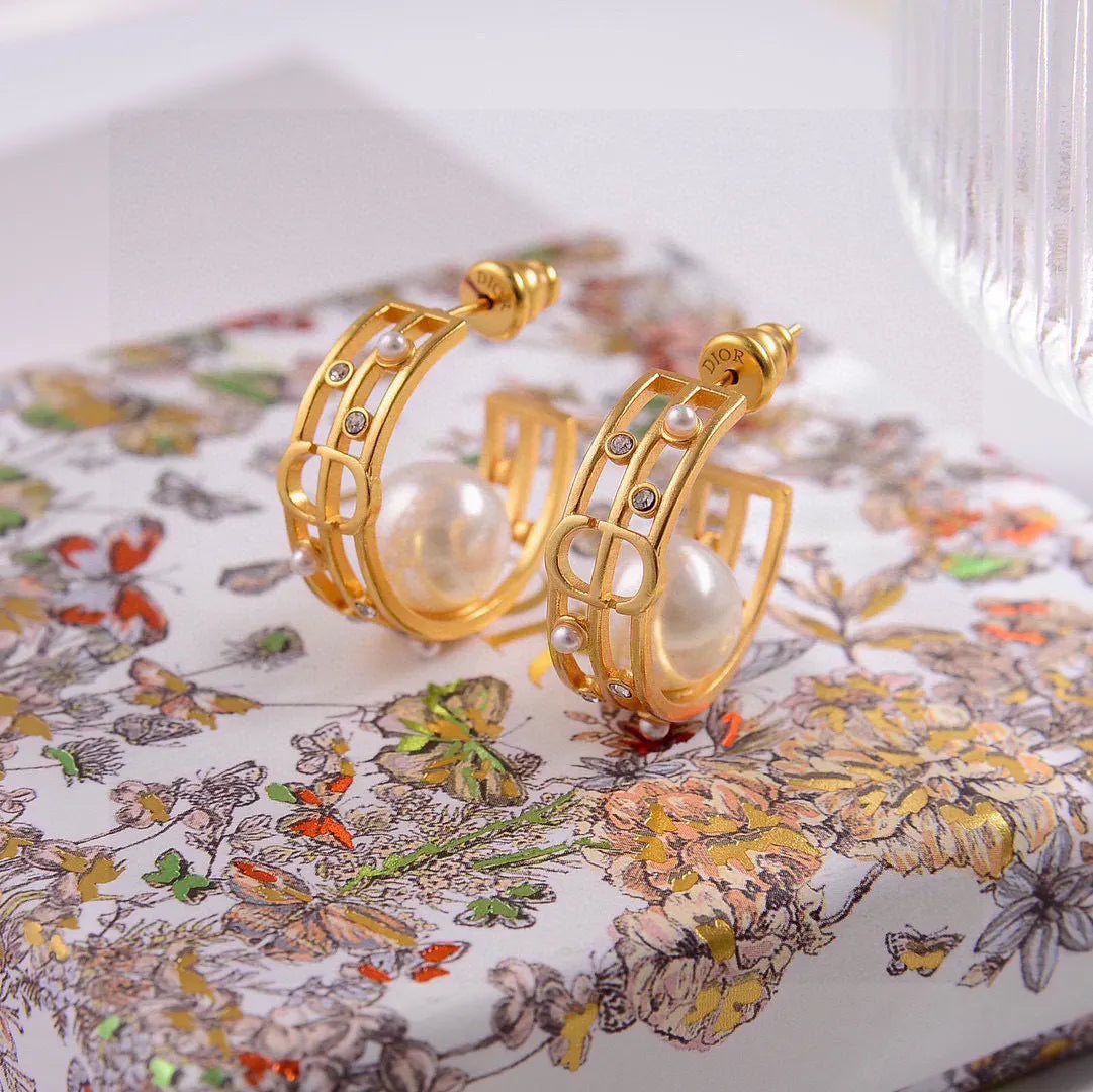 Dior Gold Pearl Hoop Earrings backstage - Dior Gold D-Backstage Pearl